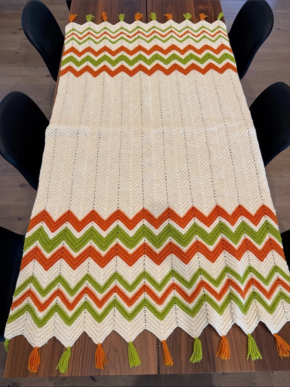 VINTAGE crochet throw blanket in excellent condition - cream, green and orange